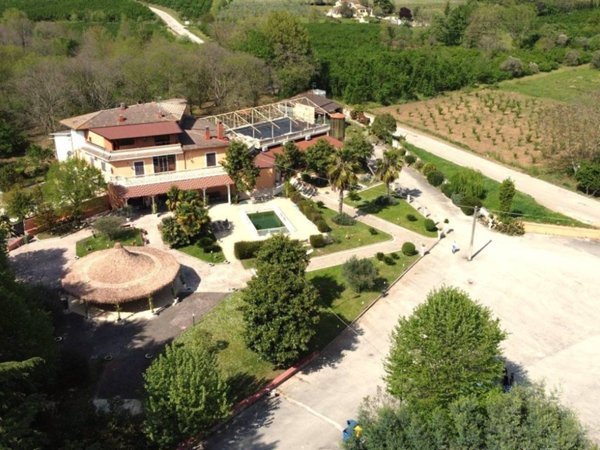 negozio in vendita a Caianello in zona Montano