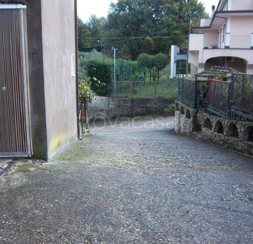 appartamento in vendita a Caianello in zona Santa Lucia