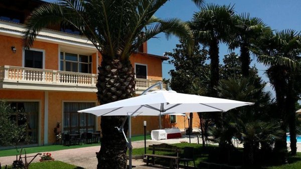 locale commerciale in vendita a Caianello