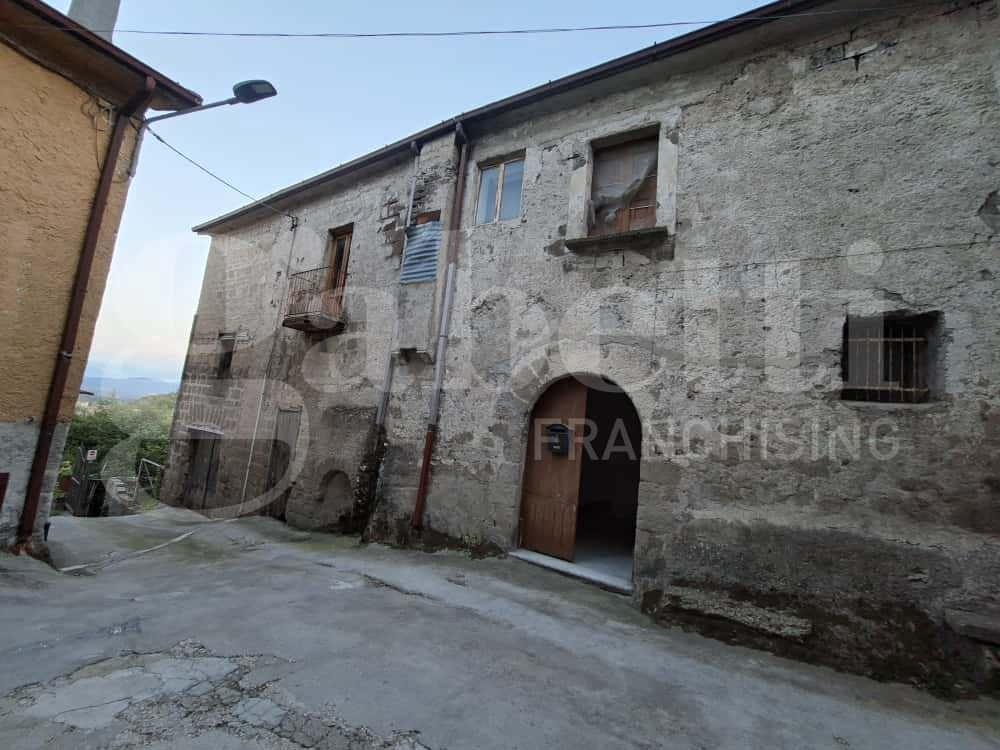casa indipendente in vendita a Caianello