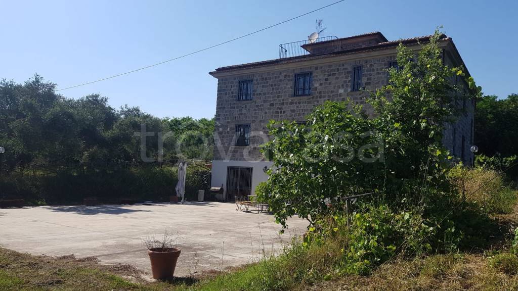 quadrivano in vendita a Caianello