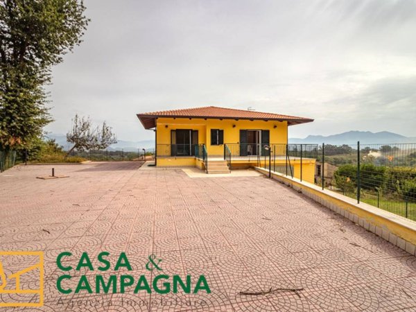 casa indipendente in vendita a Caianello in zona Caianello Vecchio