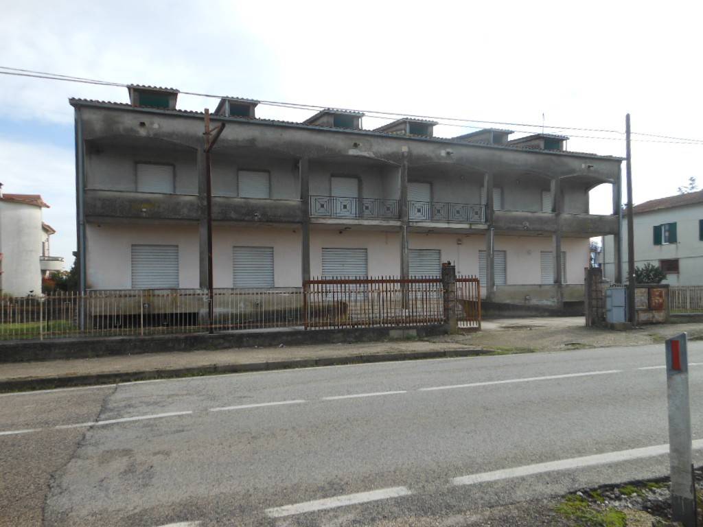 negozio in vendita a Caianello in zona Montano