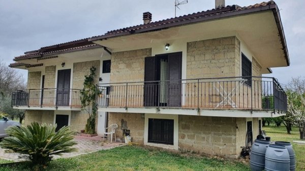 casa indipendente in vendita a Caianello