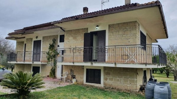 casa indipendente in vendita a Caianello in zona Montano