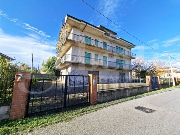 casa indipendente in vendita a Caianello