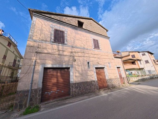casa indipendente in vendita a Caianello in zona Montano