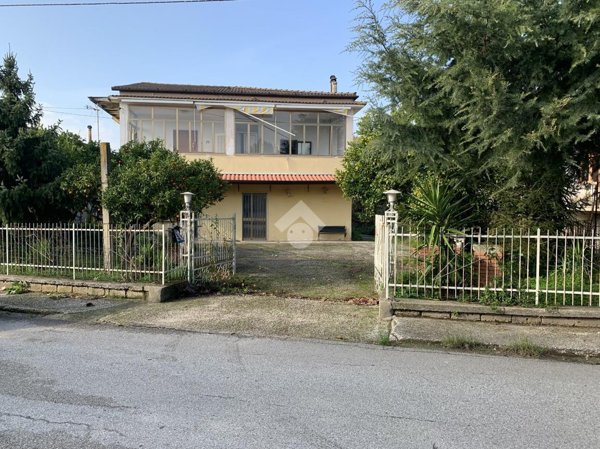 casa indipendente in vendita a Caiazzo in zona Cesarano