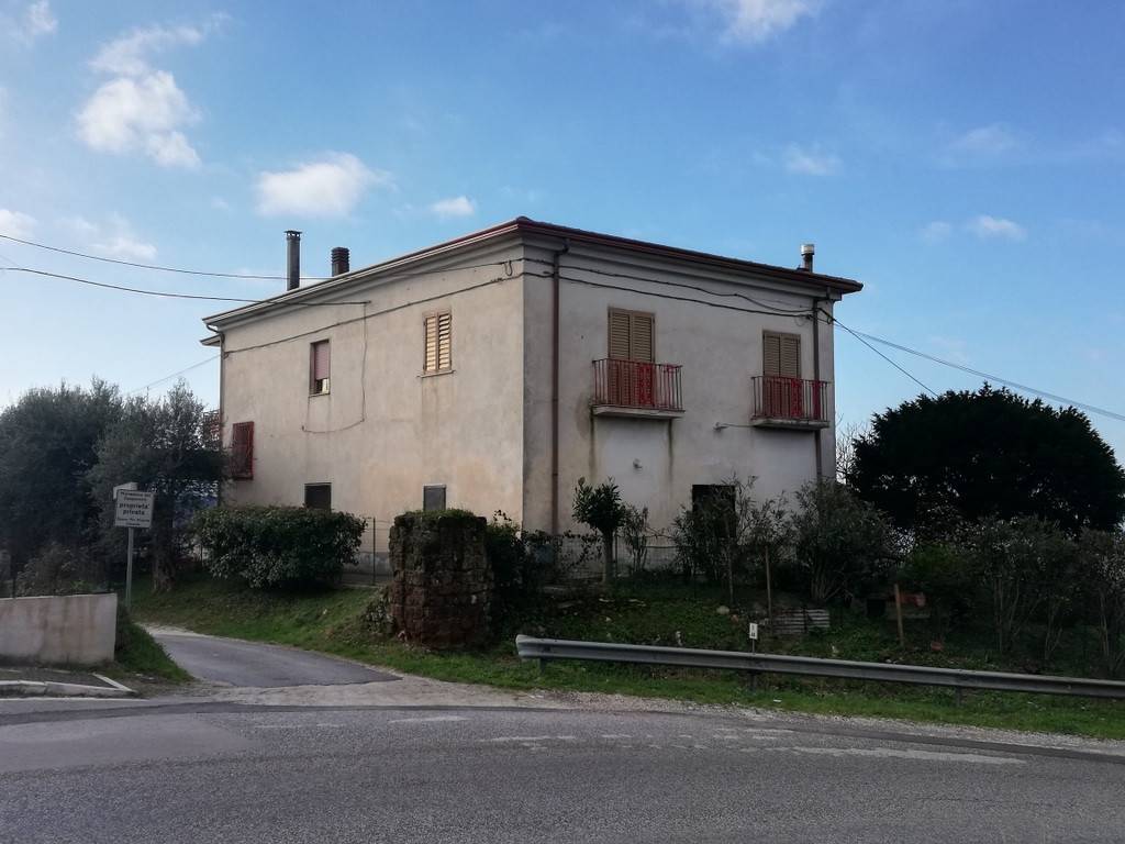 casa indipendente in vendita a Caiazzo