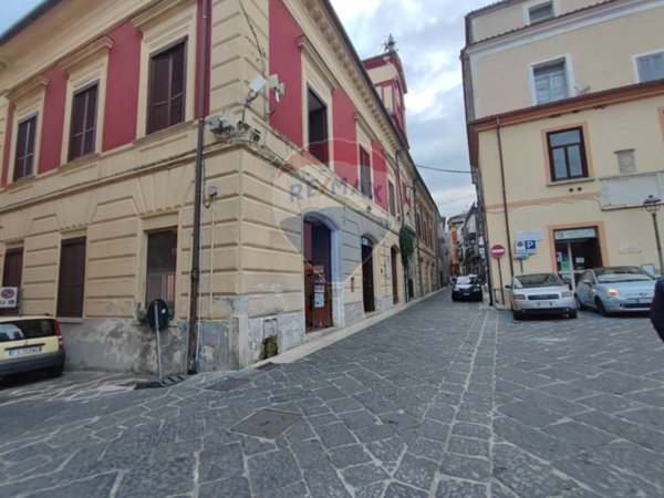 locale commerciale in vendita a Caiazzo