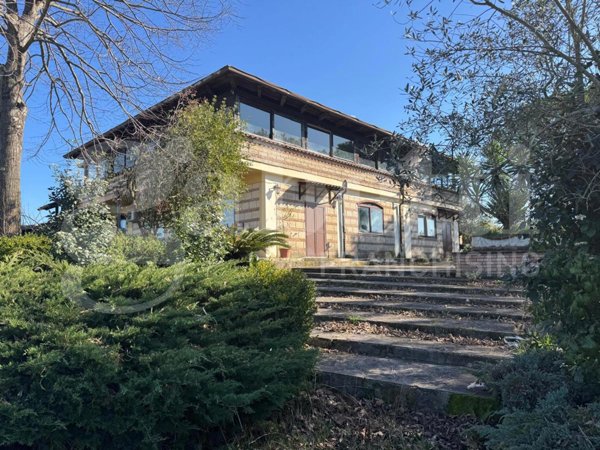 casa indipendente in vendita a Caiazzo