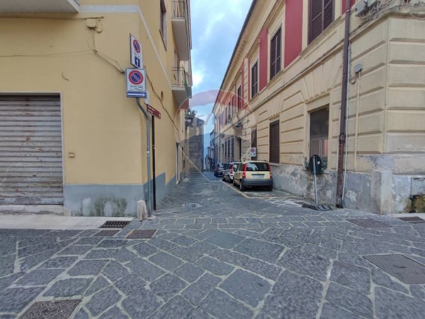 locale commerciale in vendita a Caiazzo