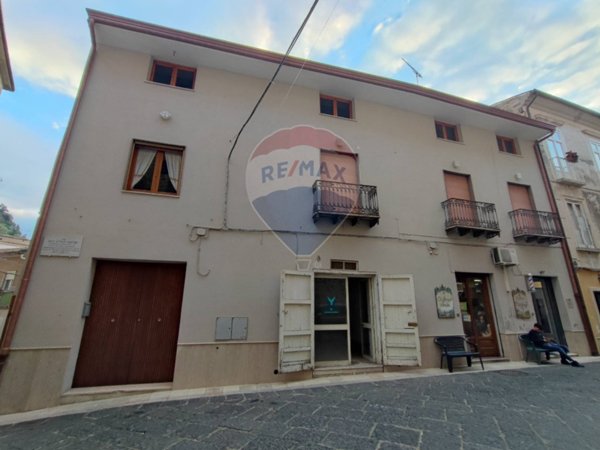 locale commerciale in vendita a Caiazzo