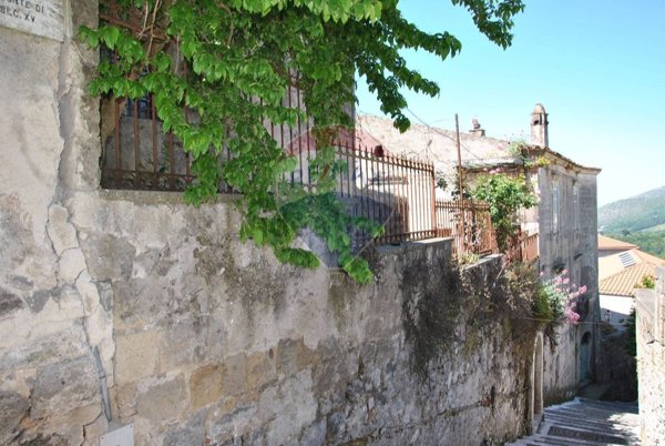 casa indipendente in vendita a Caiazzo