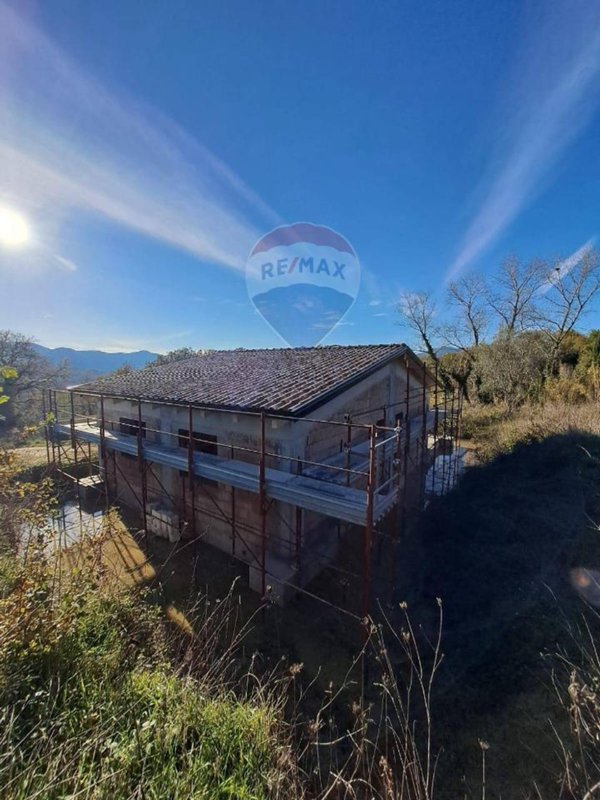 casa indipendente in vendita a Caiazzo