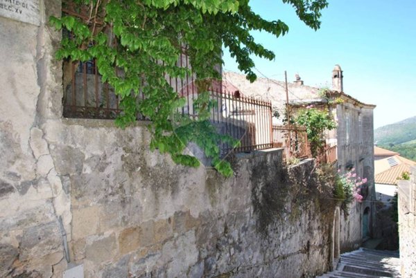 casa indipendente in vendita a Caiazzo