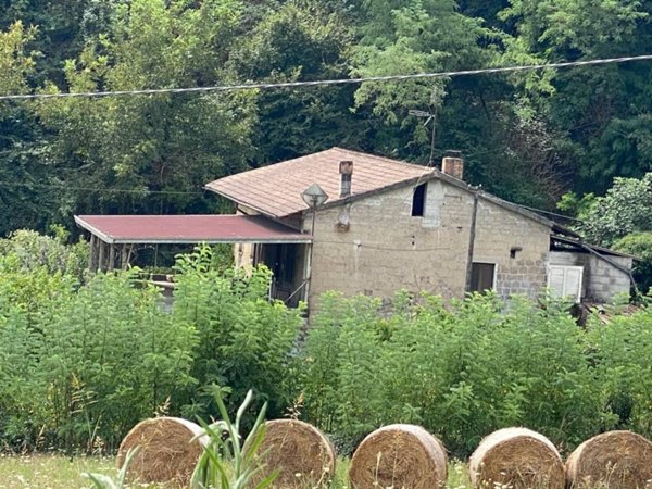 casa indipendente in vendita a Caiazzo