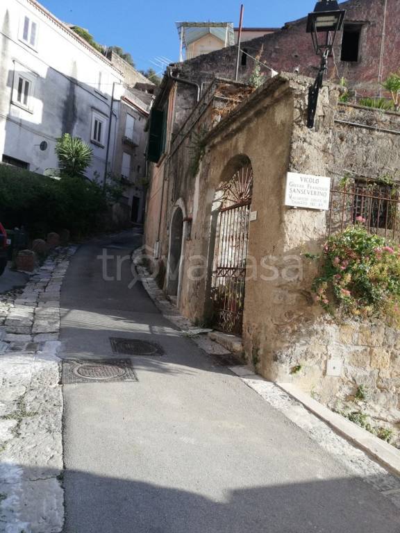 casa indipendente in vendita a Caiazzo