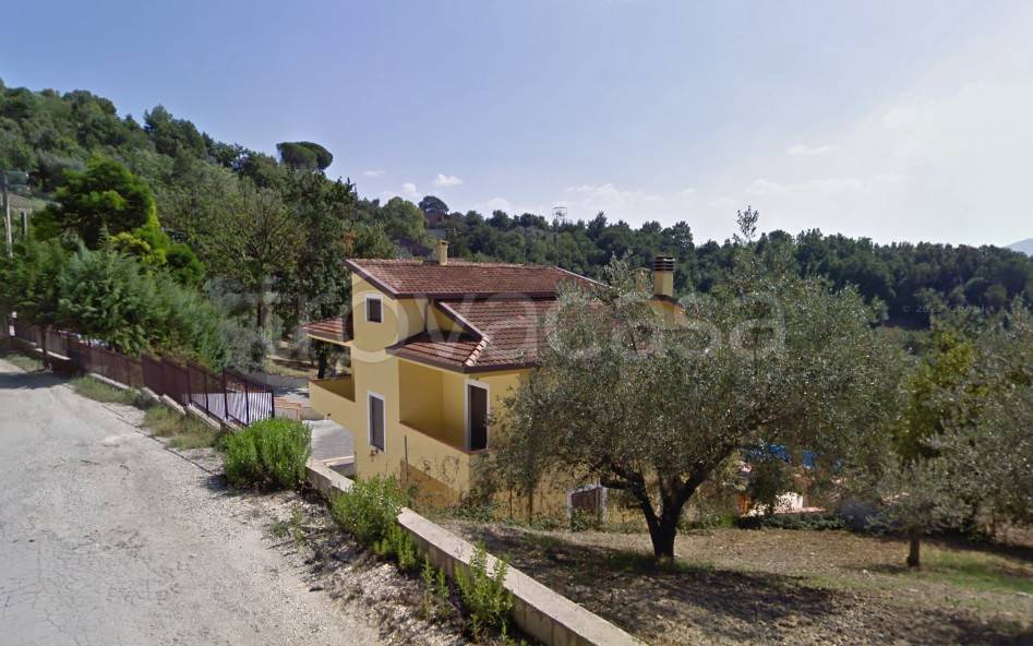 casa indipendente in vendita a Caiazzo