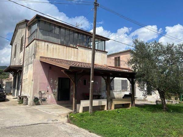 casa indipendente in vendita a Caiazzo