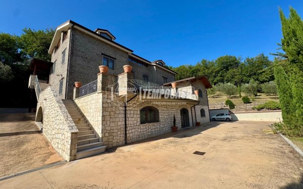 casa indipendente in vendita a Caiazzo