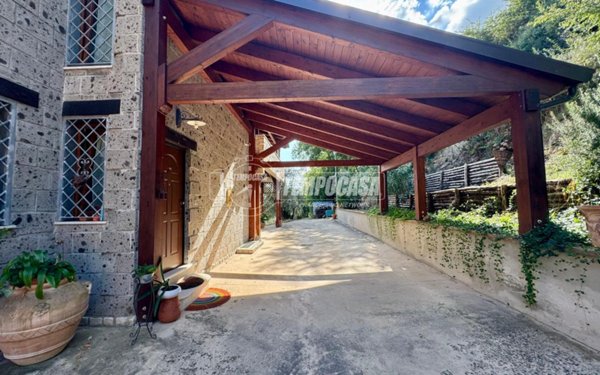 casa indipendente in vendita a Caiazzo