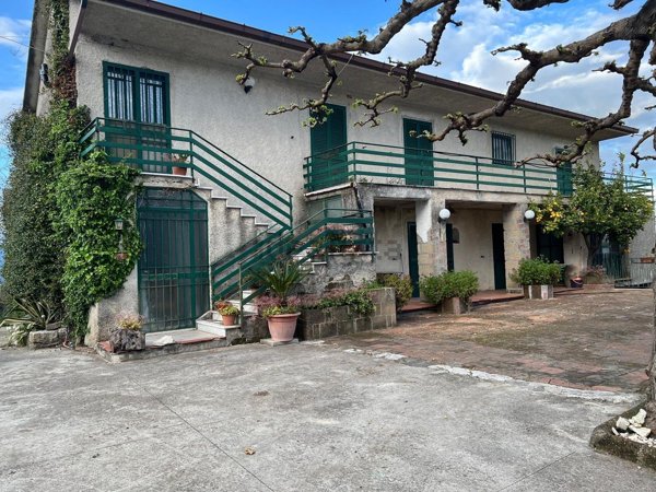 casa indipendente in vendita a Caiazzo