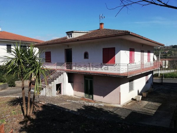casa indipendente in vendita a Caiazzo