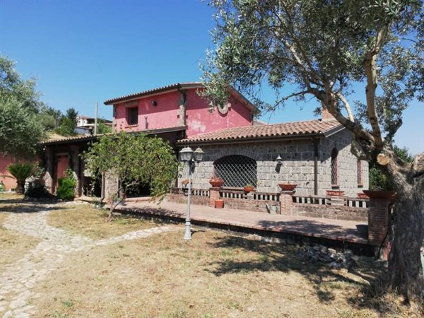 casa indipendente in vendita a Caiazzo