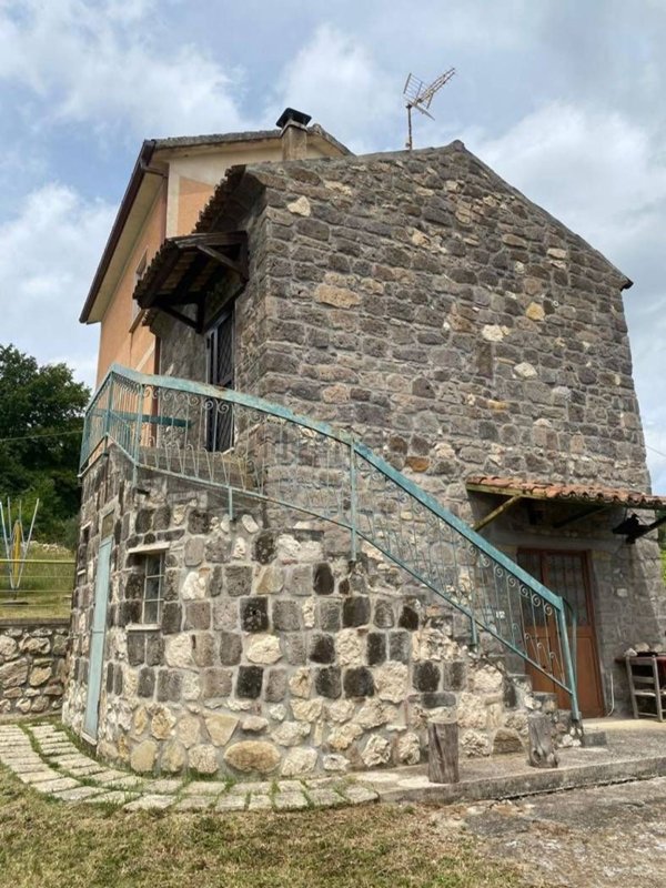 quadrivano in vendita a Caiazzo