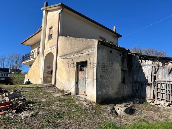 casa indipendente in vendita a Caiazzo