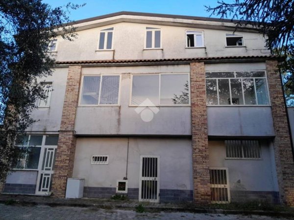 intera palazzina in vendita a Caiazzo