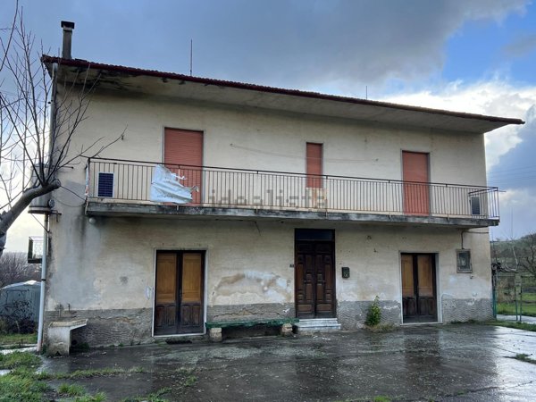 casa indipendente in vendita a Caiazzo
