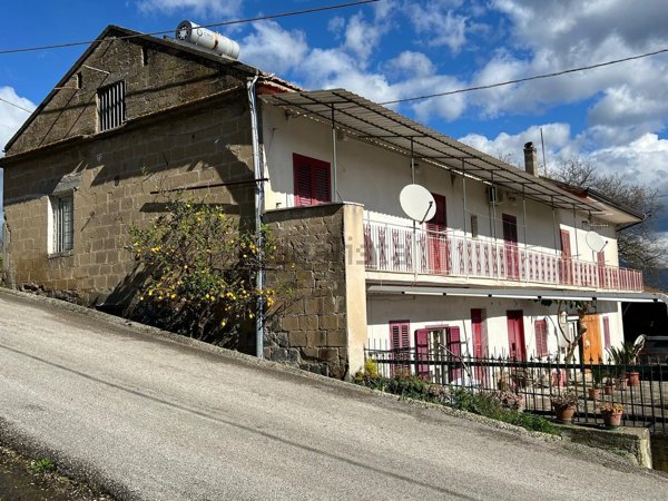 casa indipendente in vendita a Caiazzo