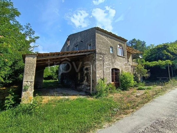 casa indipendente in vendita a Caiazzo in zona Cesarano