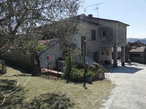 casa indipendente in vendita a Caiazzo