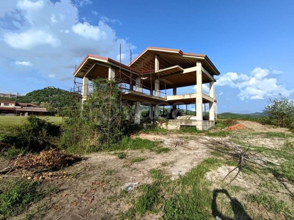 casa indipendente in vendita a Caiazzo in zona Cesarano