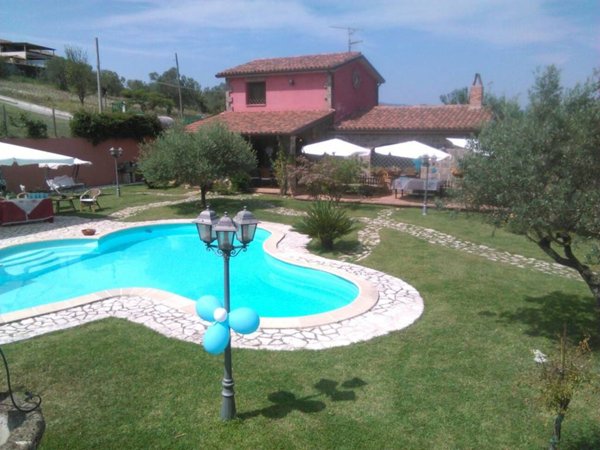 casa indipendente in vendita a Caiazzo