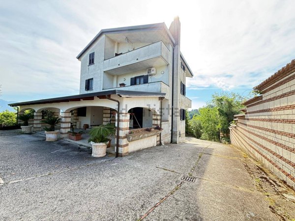 casa indipendente in vendita a Caiazzo