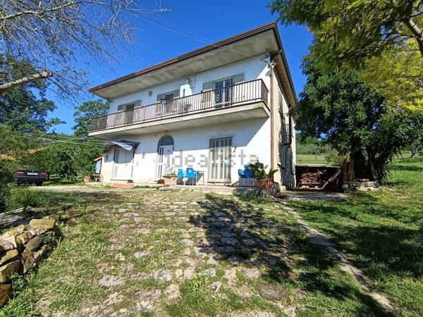casa indipendente in vendita a Caiazzo in zona Cesarano