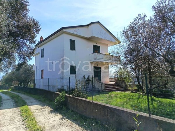 casa indipendente in vendita a Caiazzo in zona Cesarano