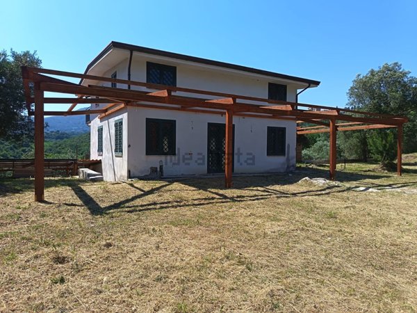 casa indipendente in vendita a Caiazzo in zona Cesarano
