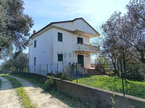 casa indipendente in vendita a Caiazzo in zona Cesarano