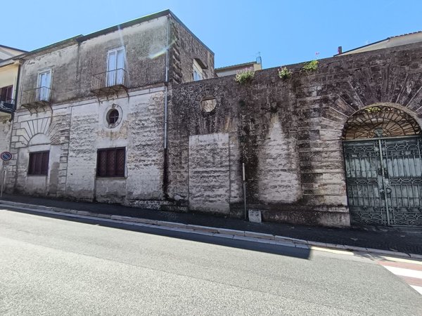 casa indipendente in vendita a Caiazzo