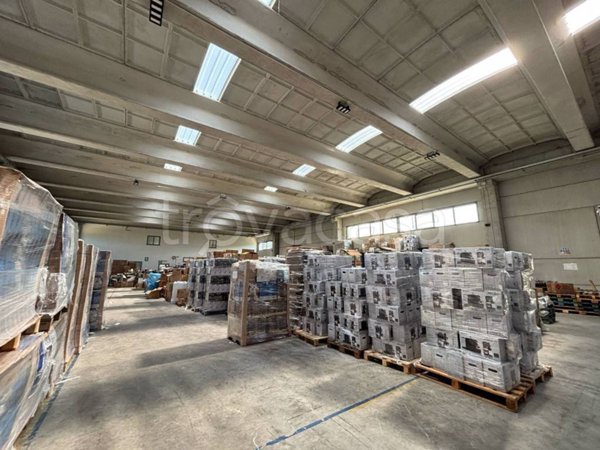 locale commerciale in vendita a Caiazzo