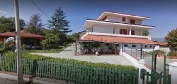 casa indipendente in vendita a Caiazzo in zona Cesarano