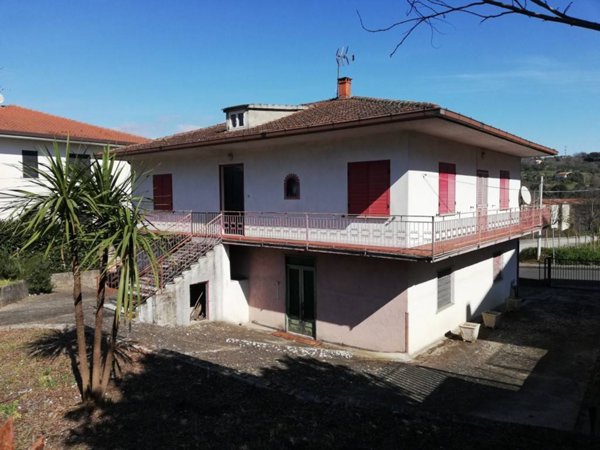 casa indipendente in vendita a Caiazzo