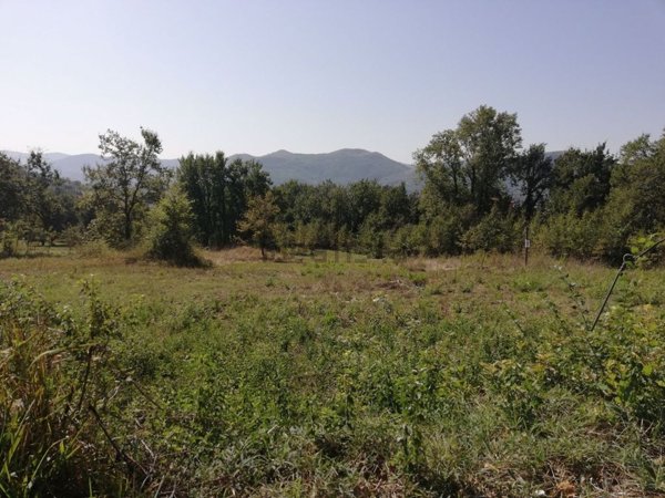 terreno in vendita a Caiazzo in zona Cesarano