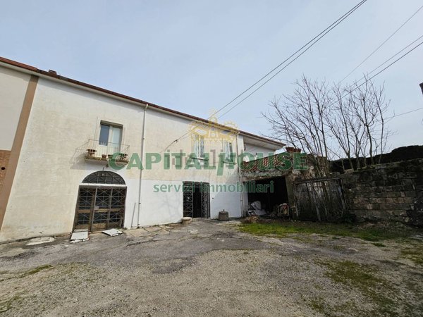 pentavano in vendita a Calvi Risorta