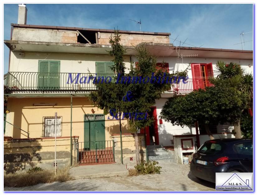 casa indipendente in vendita a Calvi Risorta